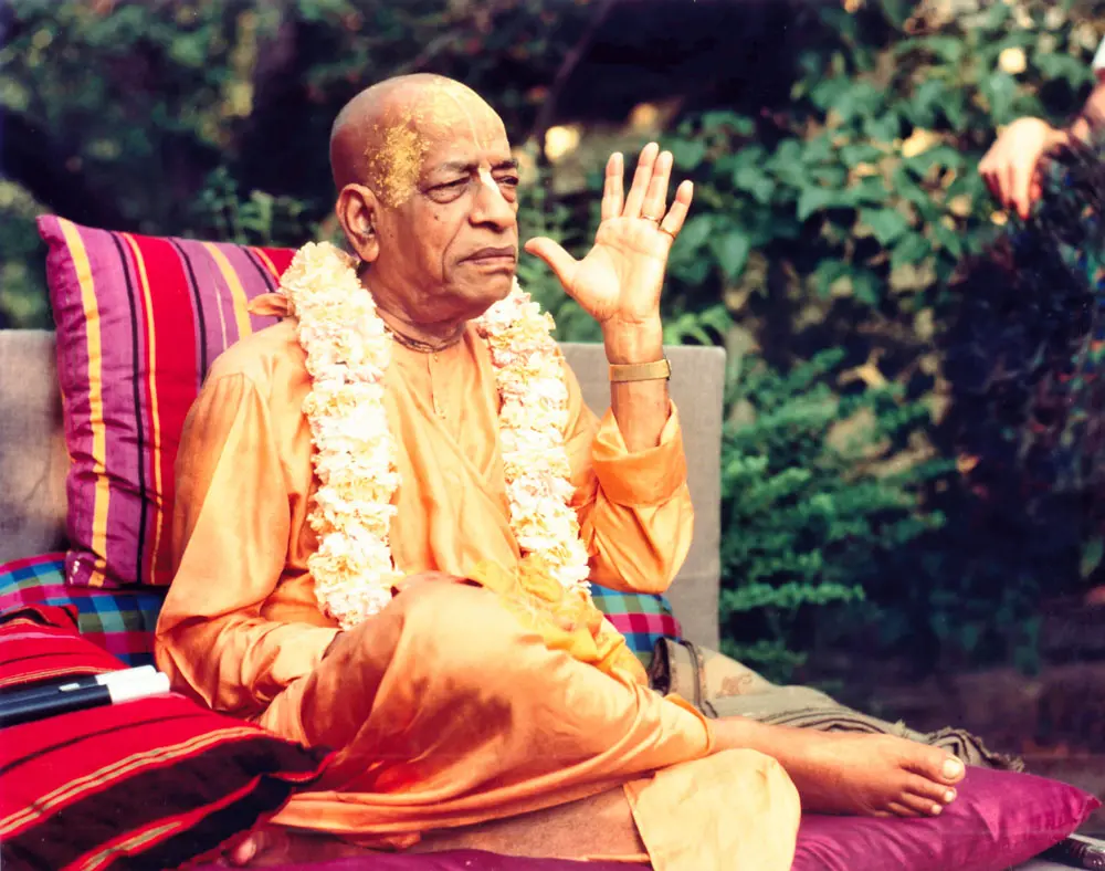 Srila Prabhupada in Detroit, Lecturing in Garden
